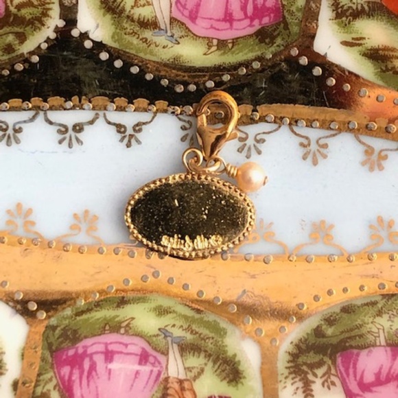 Sophia & Chloe, Gold 'H & F' (Hope & Faith) Charm with Pearl - Picture 2 of 3